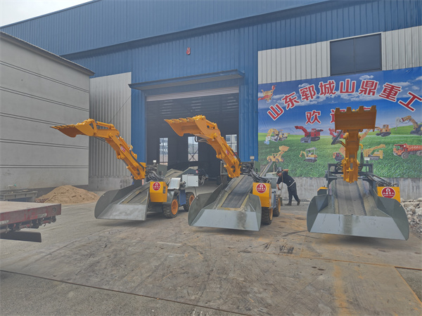 轮式皮带式挖掘式装载机